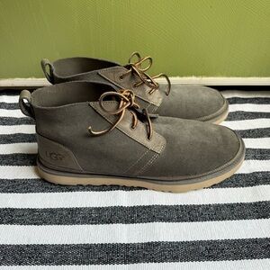 UGG Men's Size 13 Neumel Unlined Leather Chukka Boots